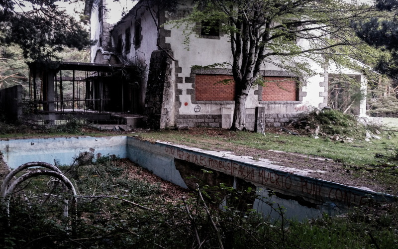 dallas vacant property with old pool needs removed